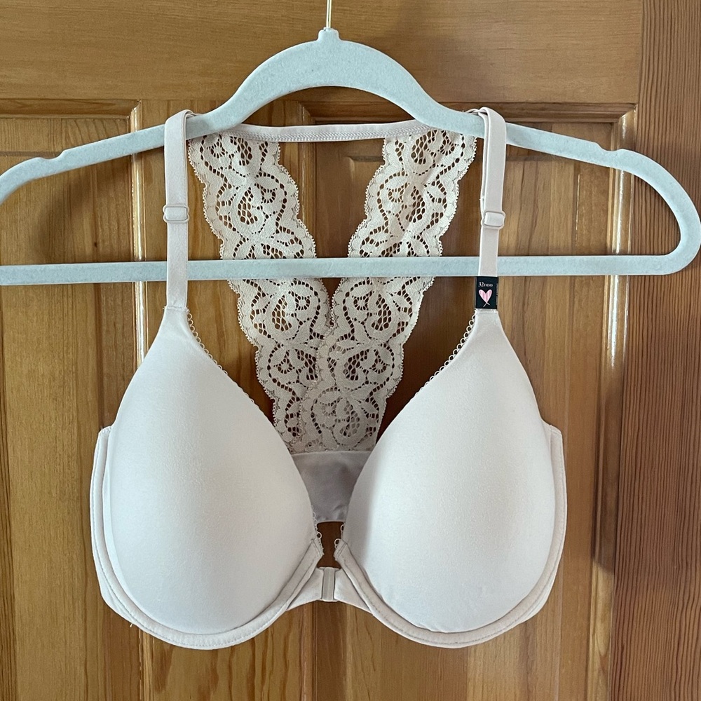 Victoria’s Secret Body By Victoria Lace Racerback Perfect Coverage Bra